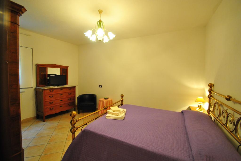 Bed and Breakfast Casa Vacanze L'Agrifoglio Magliolo Zimmer foto