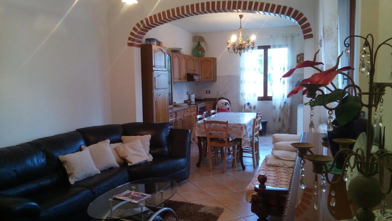Bed and Breakfast Casa Vacanze L'Agrifoglio Magliolo Exterior foto